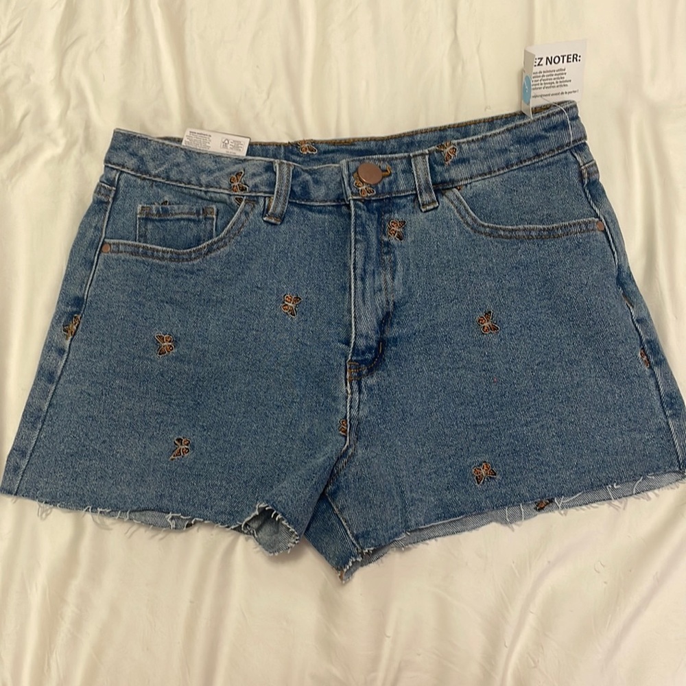 3/$20 NWT Embroidered butterfly jean shorts